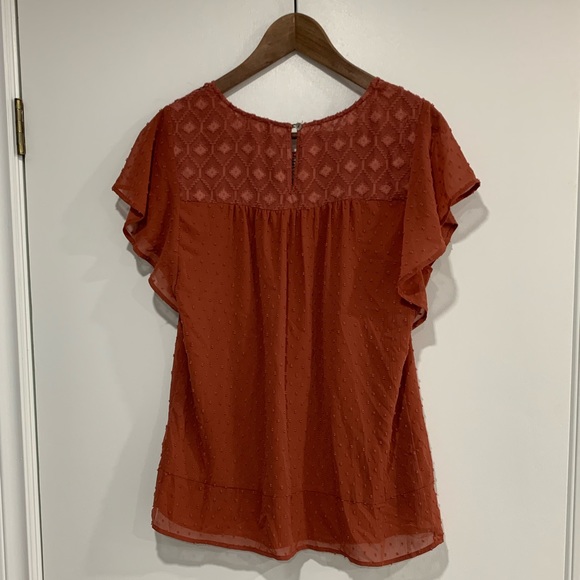 DR2 Crochet-like patterned blouse - Picture 4 of 10